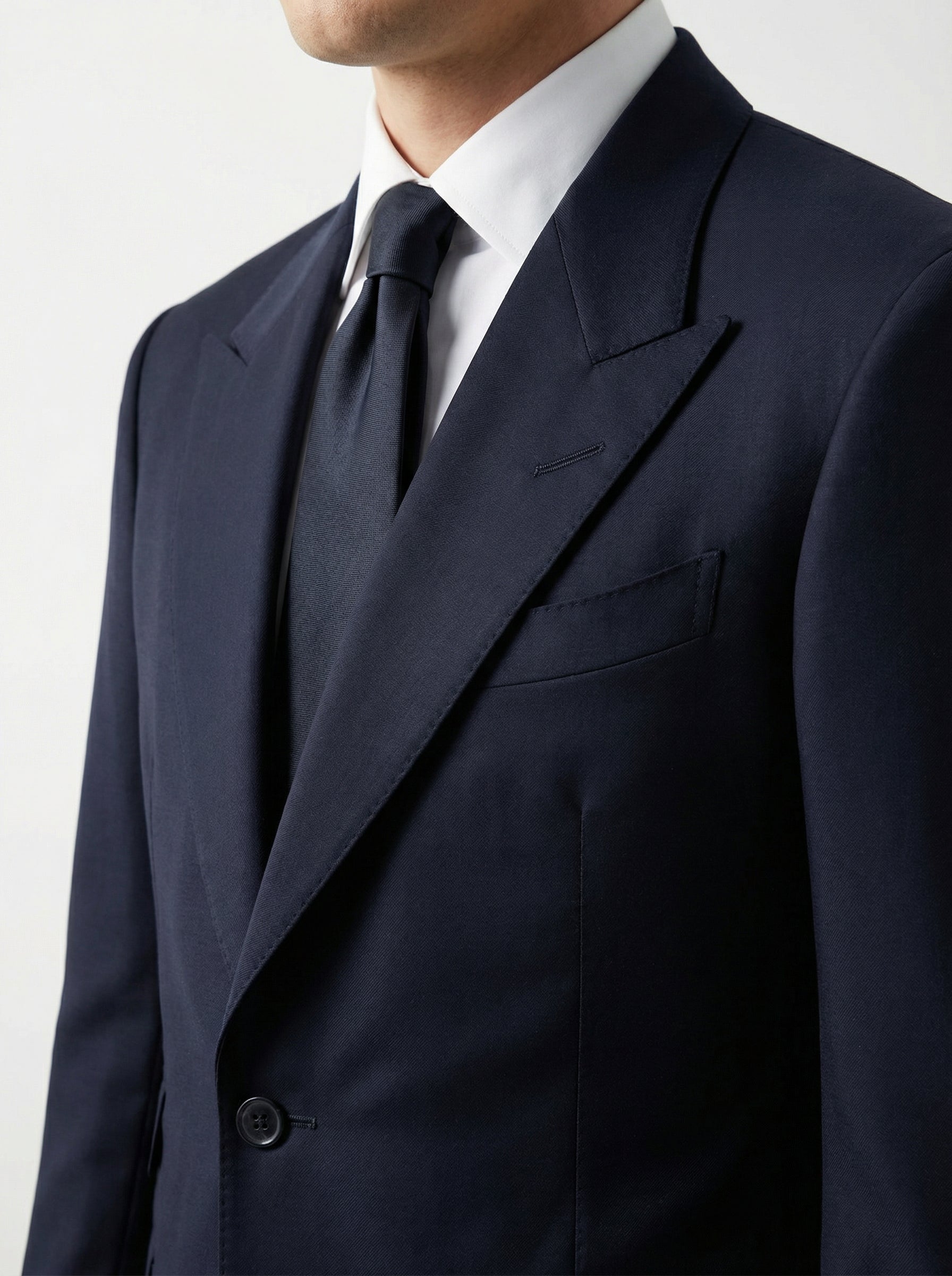 WP Midnight Blue Sovereign Cut Suit in Super 180s Italian Wool